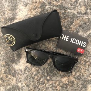 RayBan Wayfarer Classic Black Polarized Sunglasses
